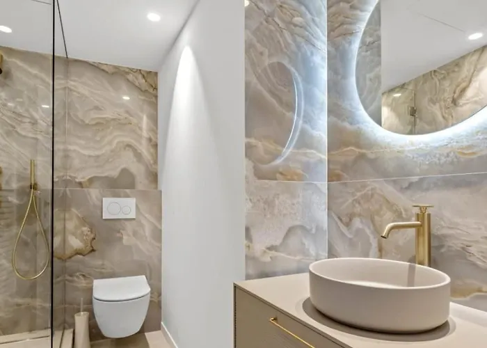 Ref 2042 - Croisette - For Rent *